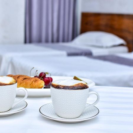 Hotel Chveni Sakhli Batoumi Extérieur photo