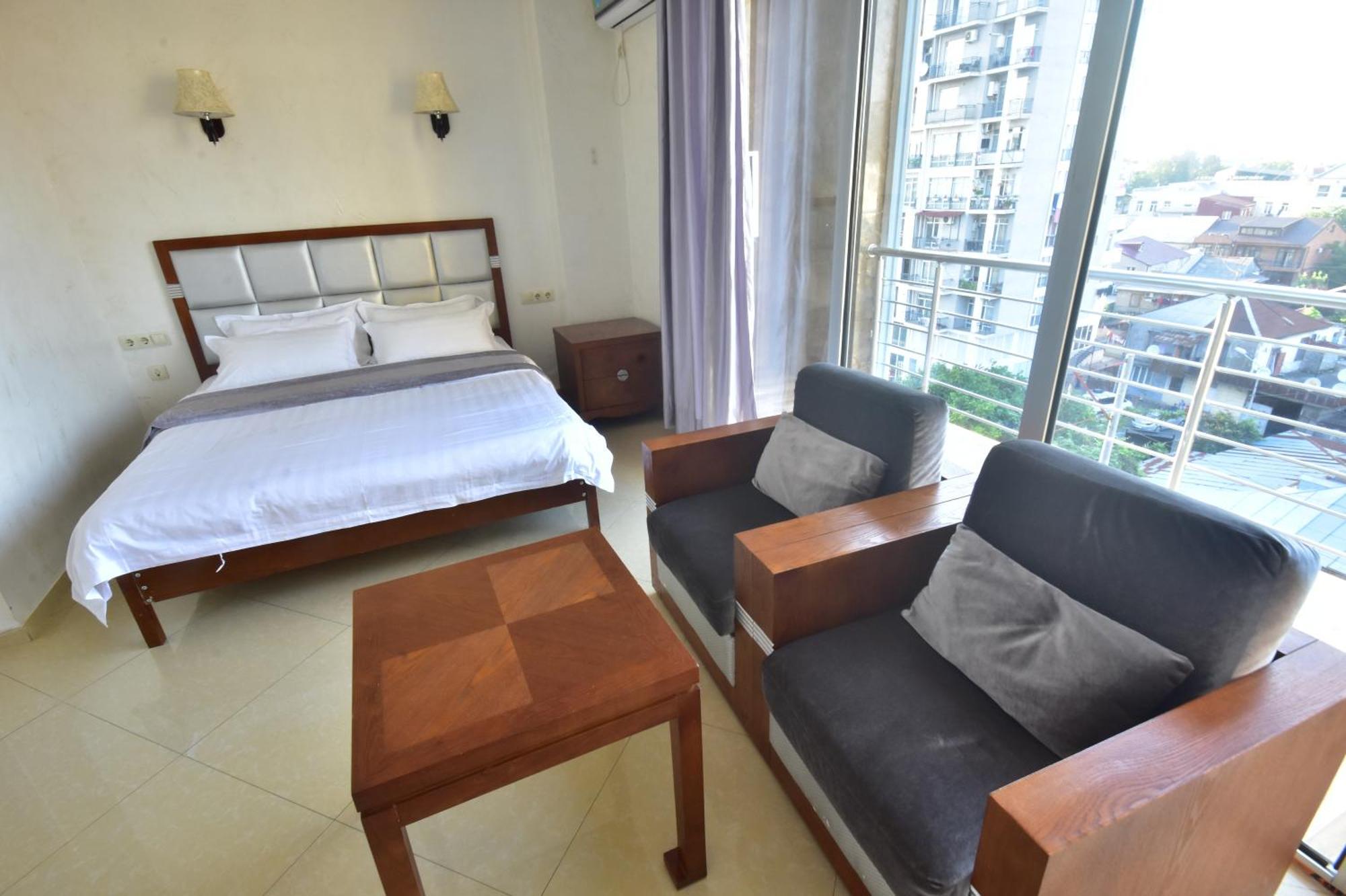 Hotel Chveni Sakhli Batoumi Extérieur photo